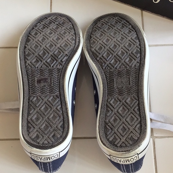 ‘Compass’ Dallas Cowboys Lace-Up Sneakers - Picture 6 of 7